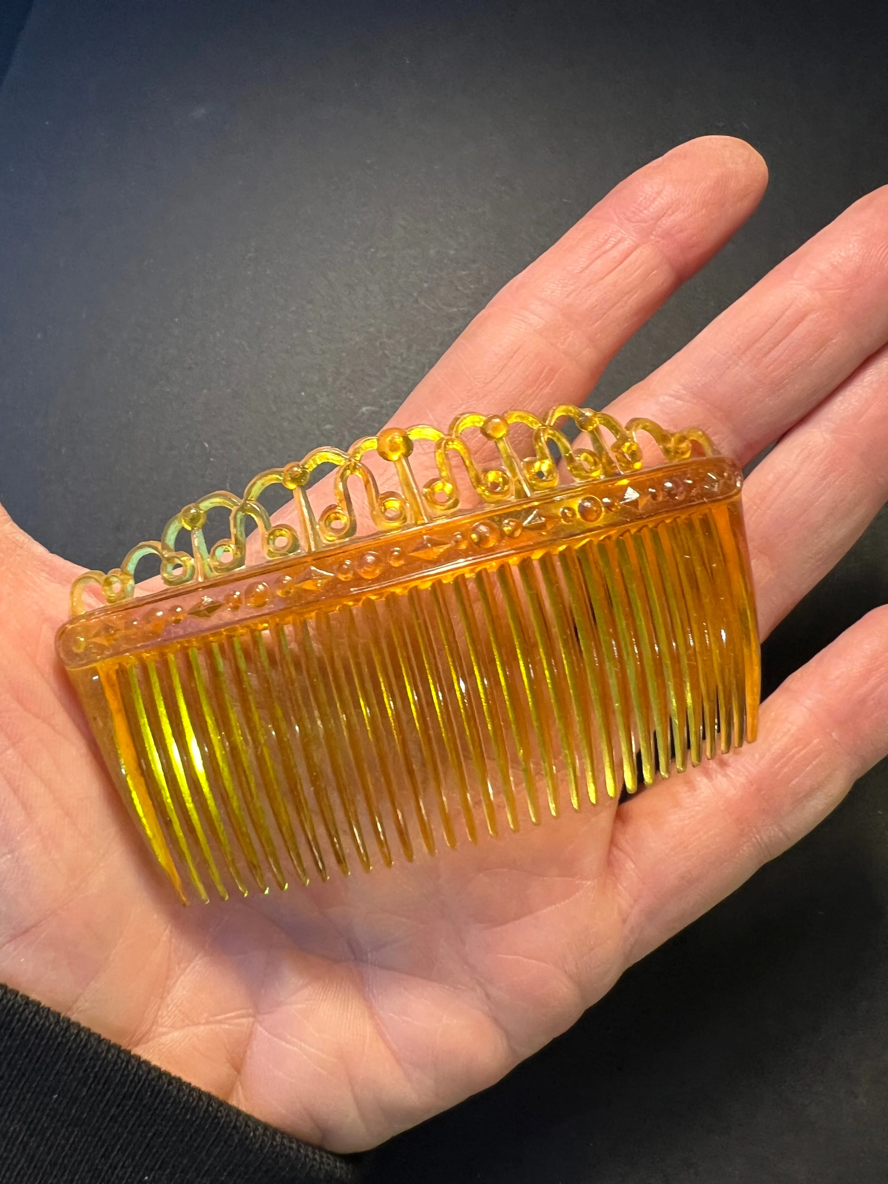 2 Delicate 1940s BRITISH MADE Amber Plastic 9cm Hair Combs