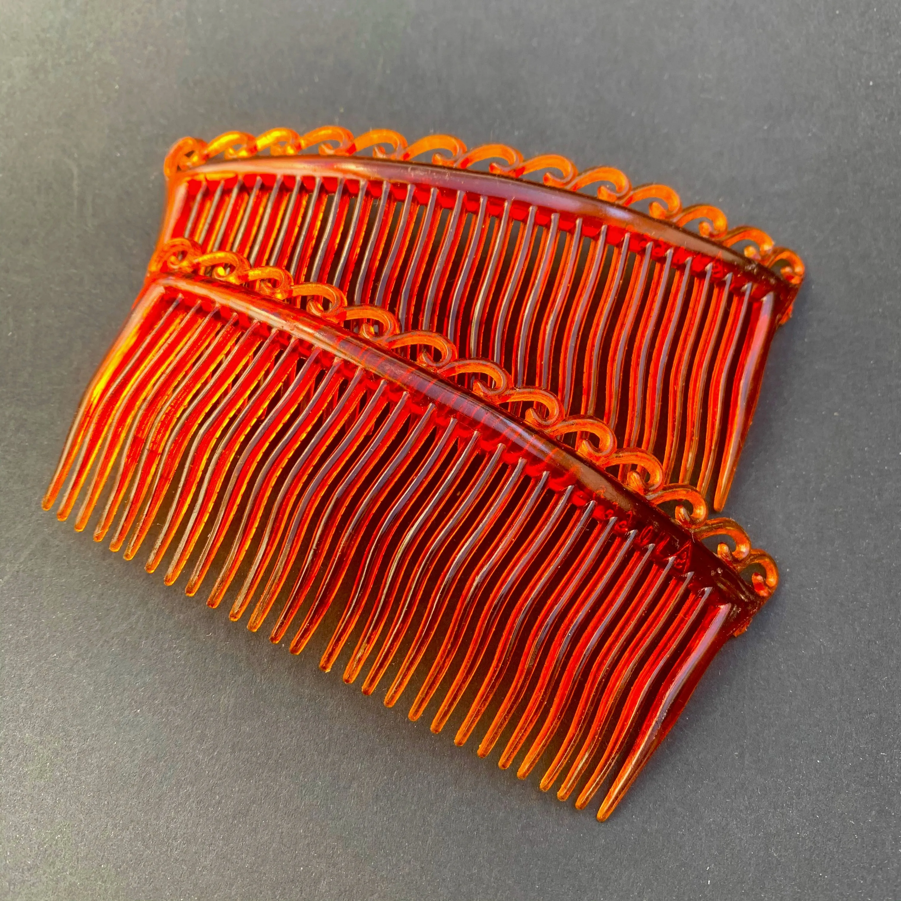 2 or 4 Vintage 8.5cm Tortoiseshell Wave Hair Combs