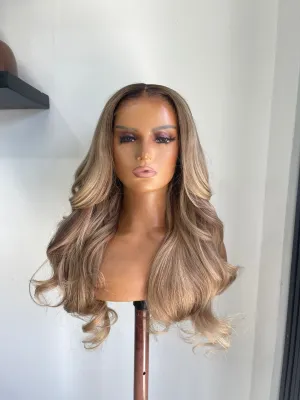 Kelly - Glam Blonde Wig